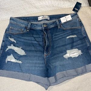 Hollister Curvy Ultra High Rise Mom Short
